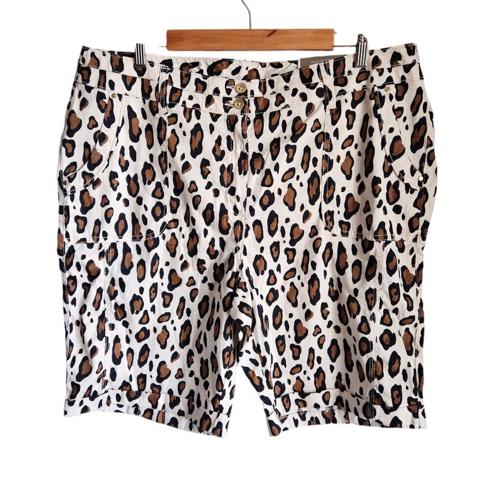 Leopard Print Women's Shorts - White and Brown